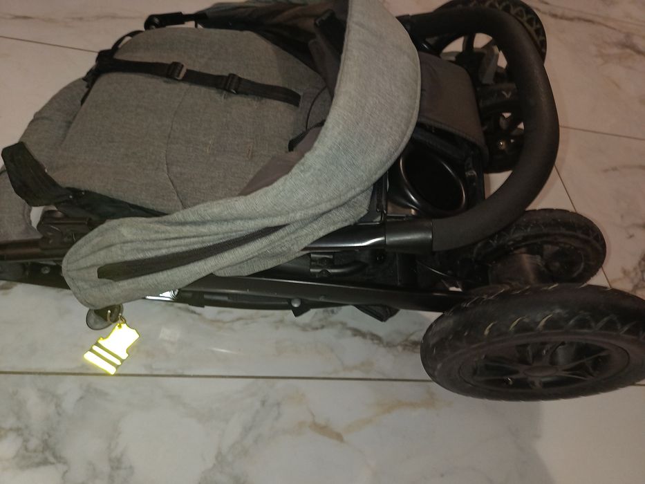 Wózek joie spacerowy spacerówka pompowane koła