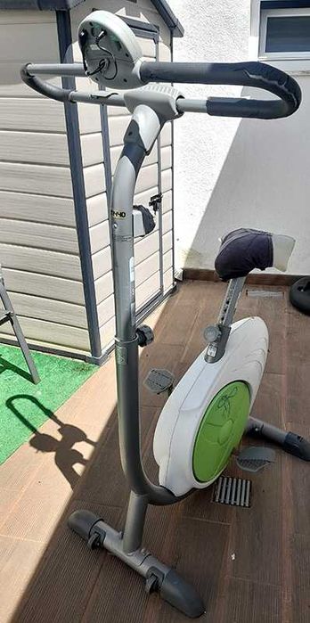 Bicicleta estática em muito bom estado.