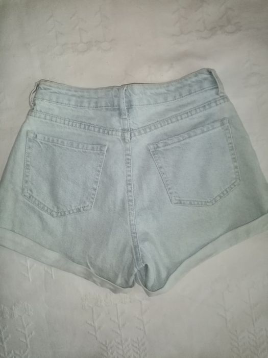 XS (32) Bershka джинсовые шорты