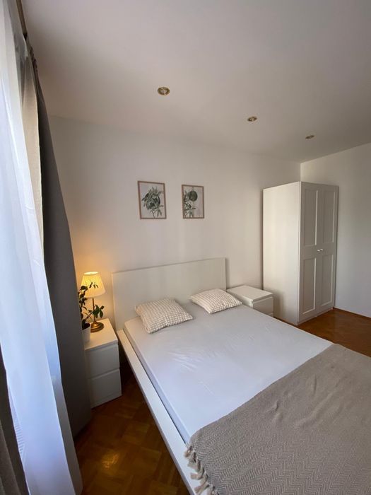 Odświeżone, umeblowane 48,5 m² z garażem – CENTRUM