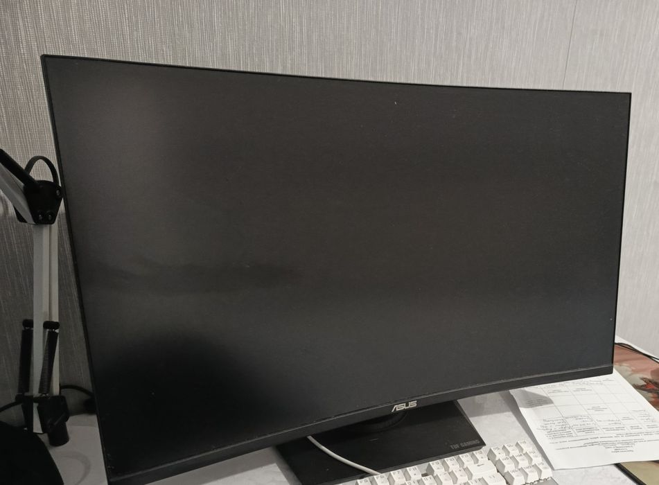 Игровой компьютер с монитором