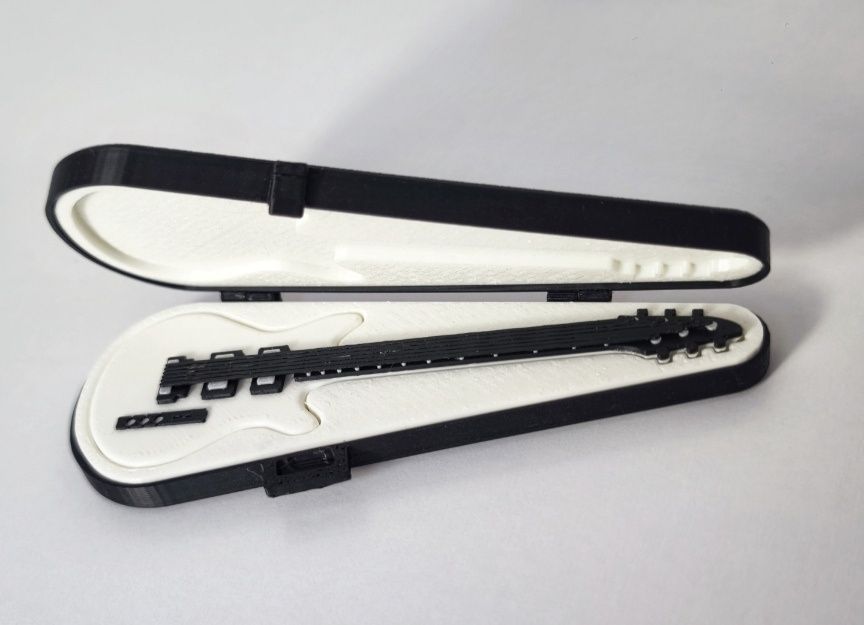 Мініатюрна гітара з футляром в подарунок, колекцію з брендом