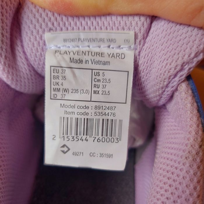 Фірмові кросівки 37р.(устілка 23.5см)