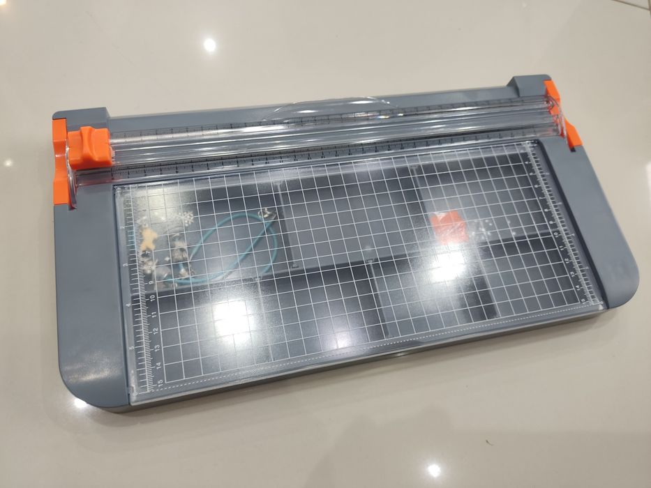 Trymer Gilotyna Przycinarka do Papieru A4 Biuro Wizytówki itp.