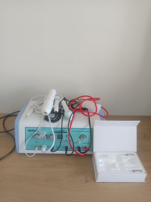 Máquina multifunções para limpeza de pele