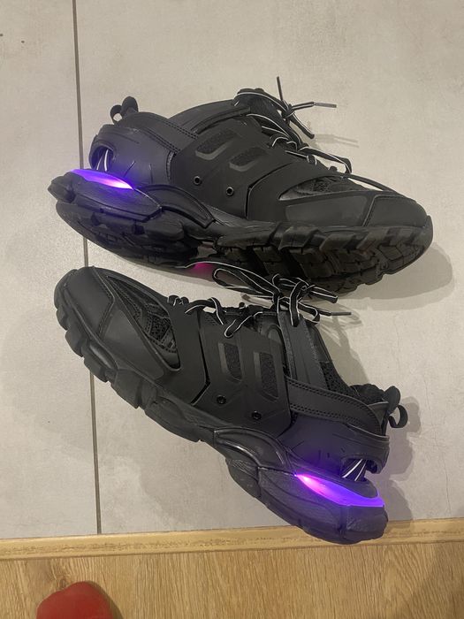 balenciaga track led w Twojej okolicy? Sprawdź kategorię Moda