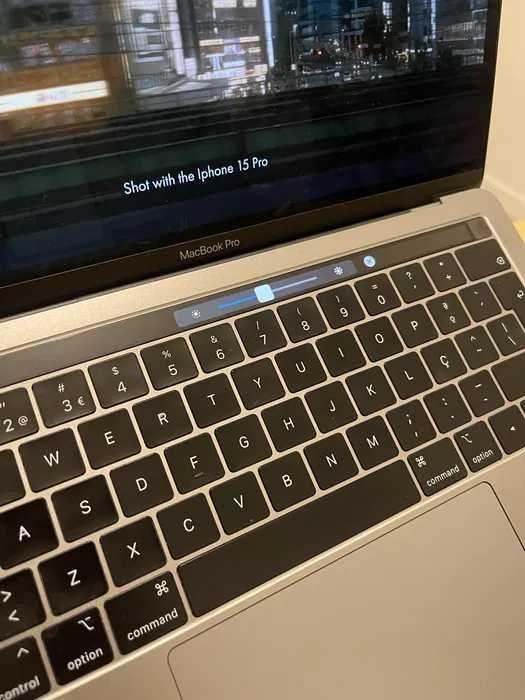 Macbook Pro 13" 256Gb Touch Bar Space Gray Caixa
