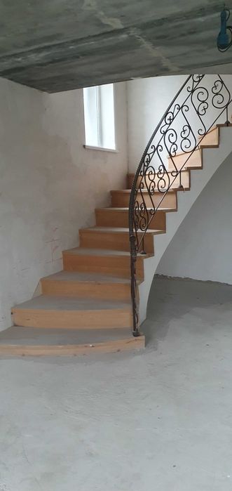 Продам 2-х этажный дом 187м2 +70м2  начало Лелековки