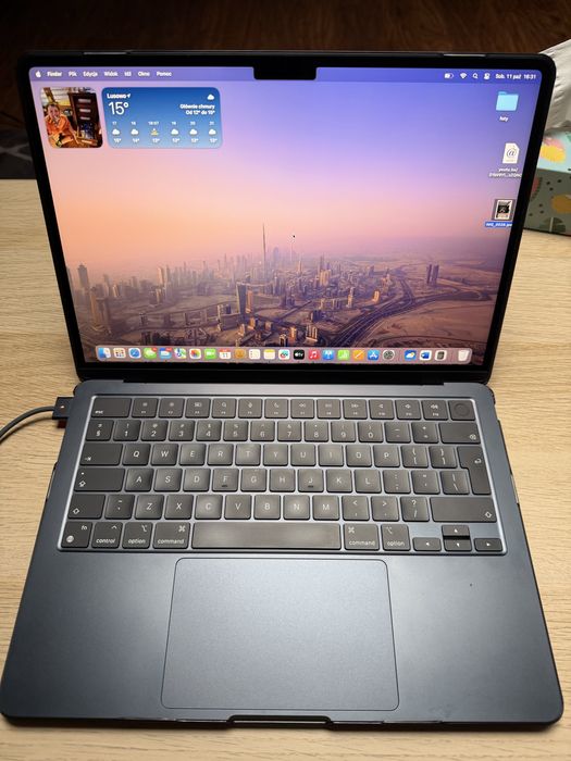 Macbook Air M2 13,6