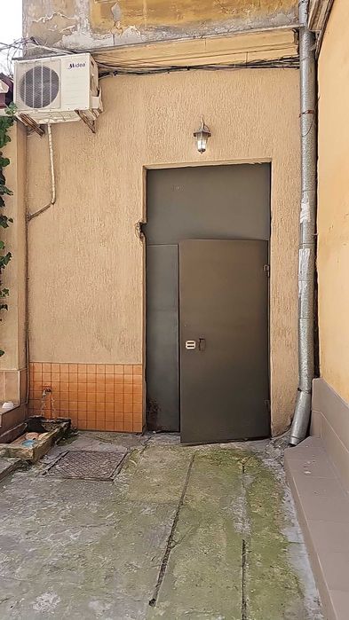 Комунальна кімната у самому серці Одеси, вул. Садова