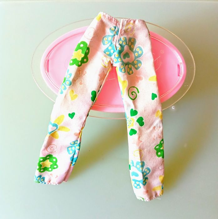 Barbie vários estilos de calças .