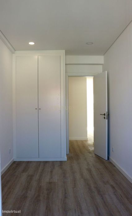 Apartamento T2 Renovado em Marvila – Lisboa