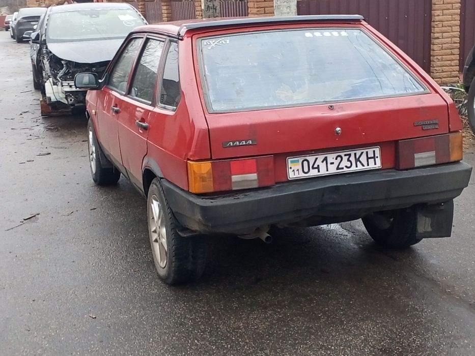 Продам авто в більш менш нормальному стані