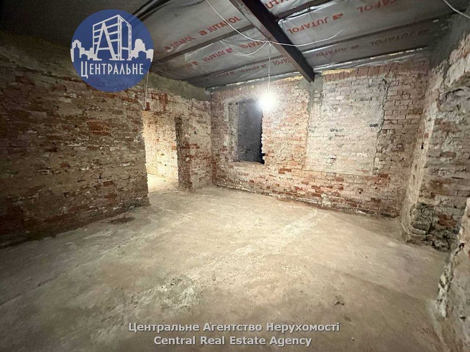 Продається нежитлове приміщення в центральній частині м. Чернівці