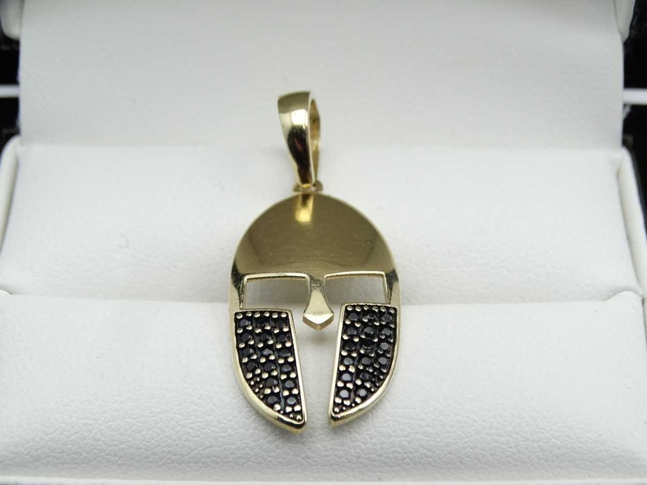 Piękna złota zawieszka hełm 2,83g P585