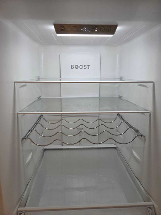 Frigorífico Combinado BECKEN Boostcooling BC4322 IX (No Frost - 185 cm - 323 L - Inox)