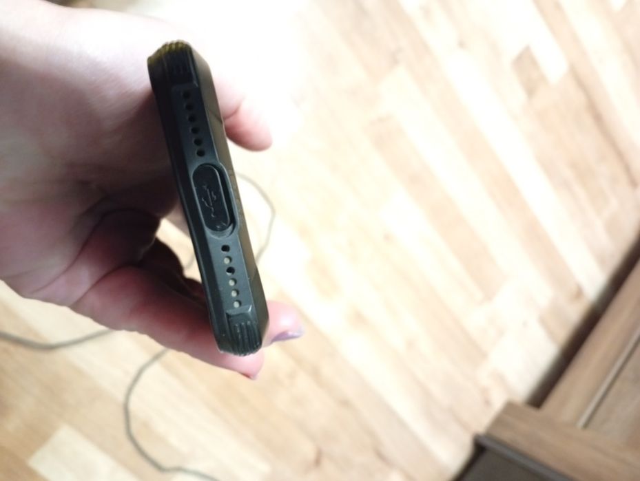 Maxcom MS 572 telefon