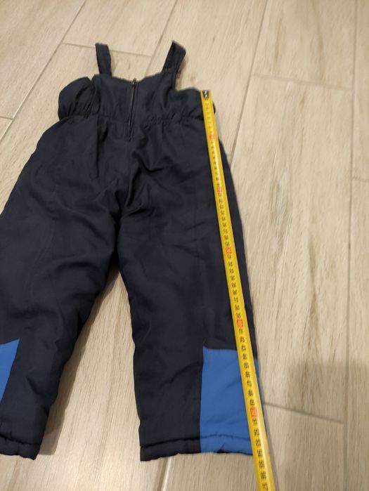 Продам комбинезоны зимние на рост 86