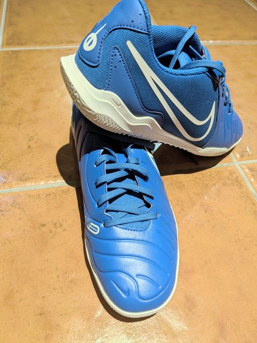 Nike Tiempo Legend 10 Club
Sapatilhas de futsal de perfil baixo