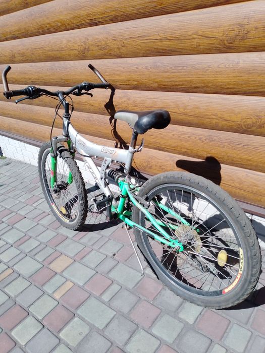 Продам спортивный велосипед.