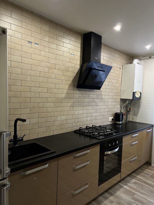 Фасады беж лак кухня