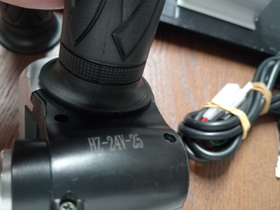 Controlador de Motor 24V 250W Yiyun Tech LB27 + Ignição com Chaves