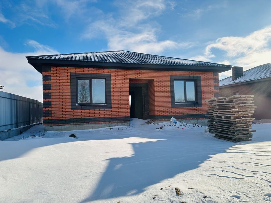 Продаж будинку 95 кв. м, 3 кімнати, на вул.Б. Хмельницького Яkyшинці