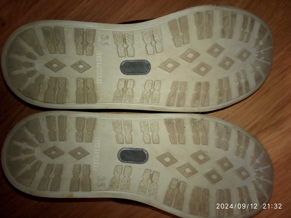 Мешти, туфлі, 35р.(22,5см) перезувне для хлопчика