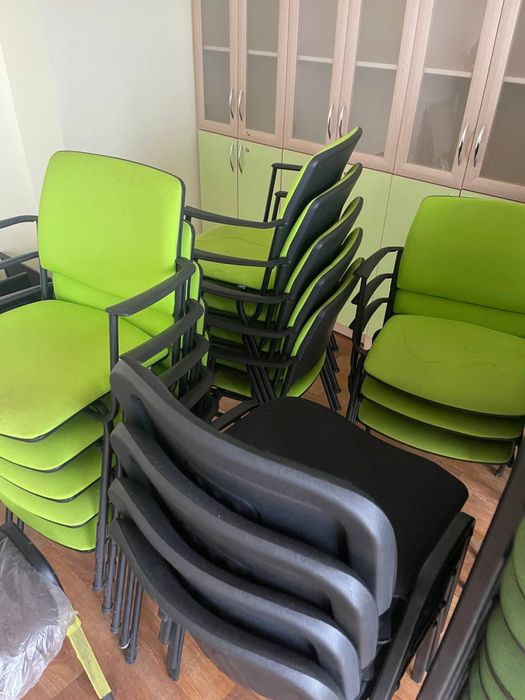 РАСПРОДАЖА офисной мебели стулья кресла крісла стільці