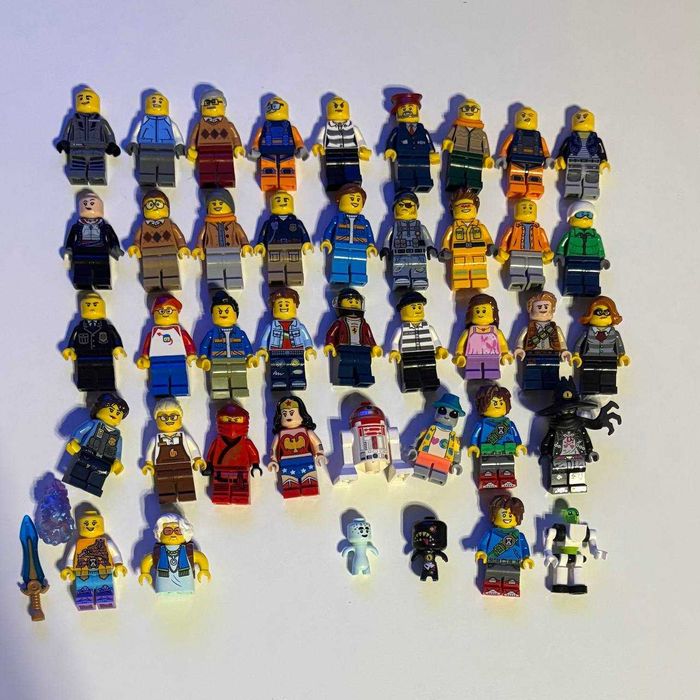 Лего фігурки оригінал