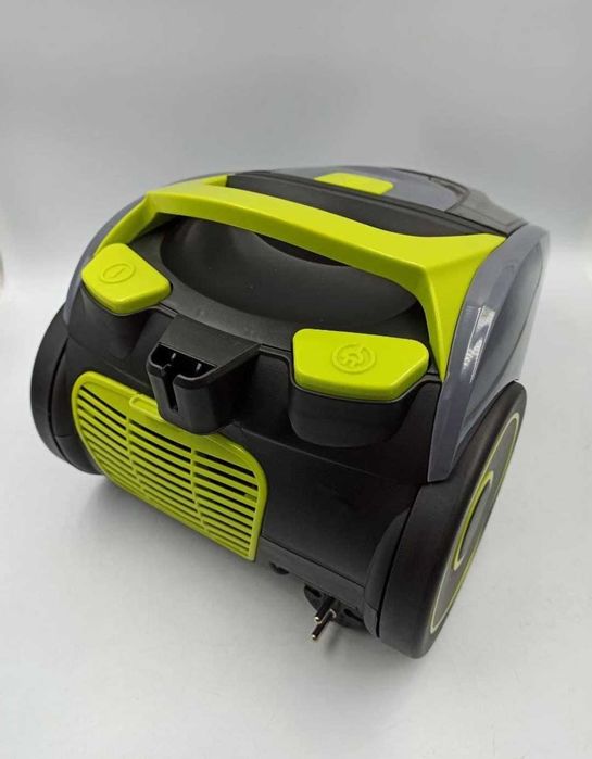 Продам потужний 3700Watt пилосос не мішковий 2.5л контейнерний пылесос