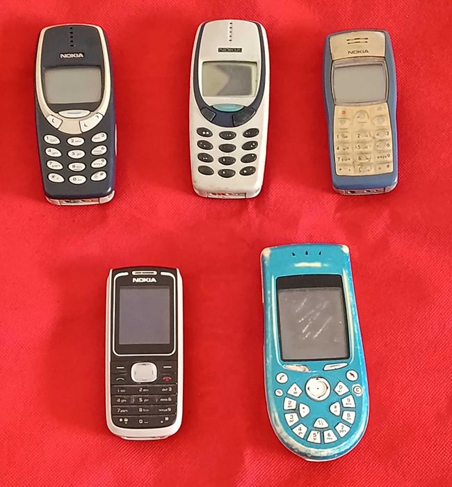 Telemóveis antigos para peças vendo