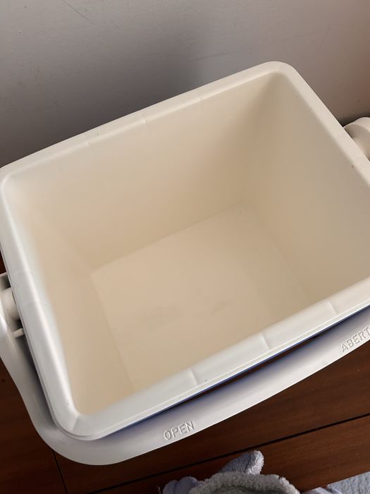 Geleira portátil pequena