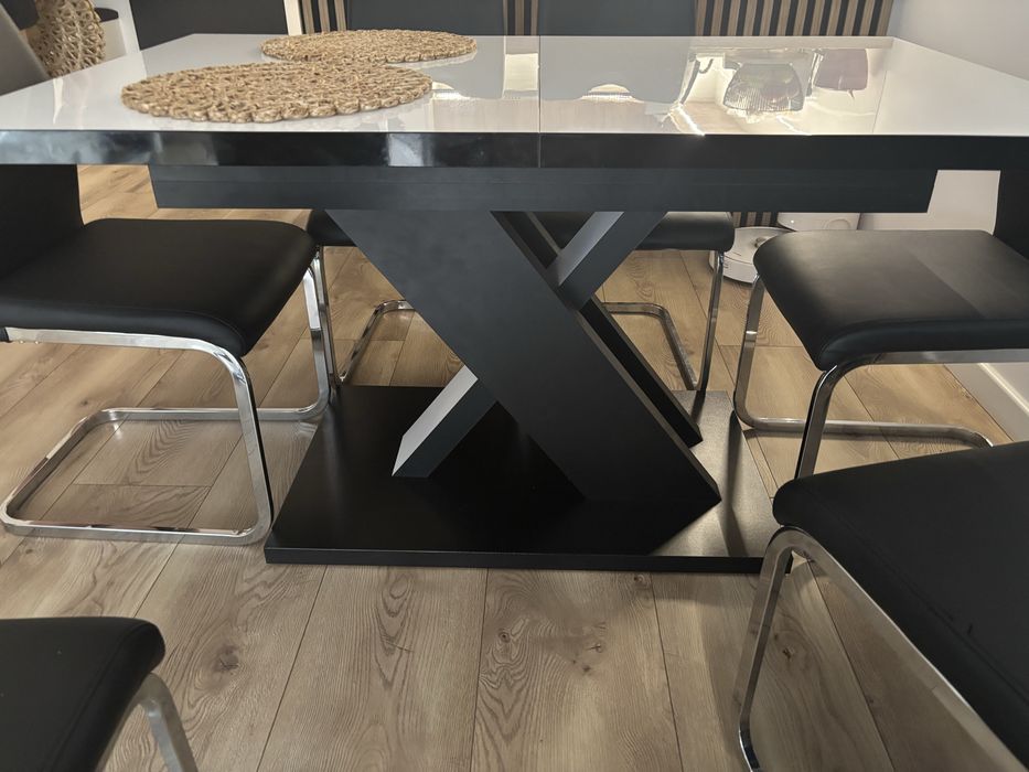 Stół 140x85 rozkladany wraz z krzeslami