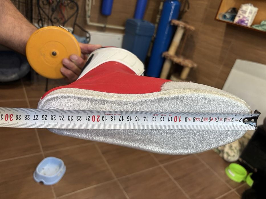 Гірськолижні черевики Atomic, розмір 40,5, на вузьку ногу