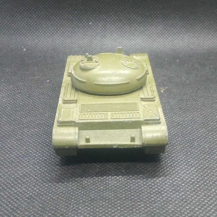 Игрушечная военная техника времен СССР танк
