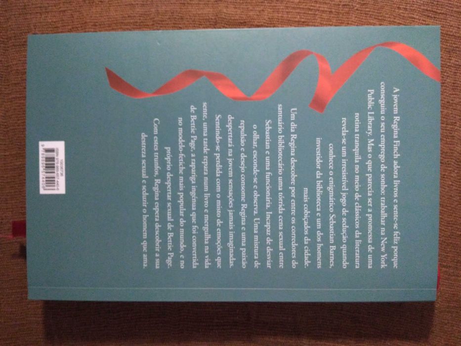 A Bibliotecária, de Logan Belle