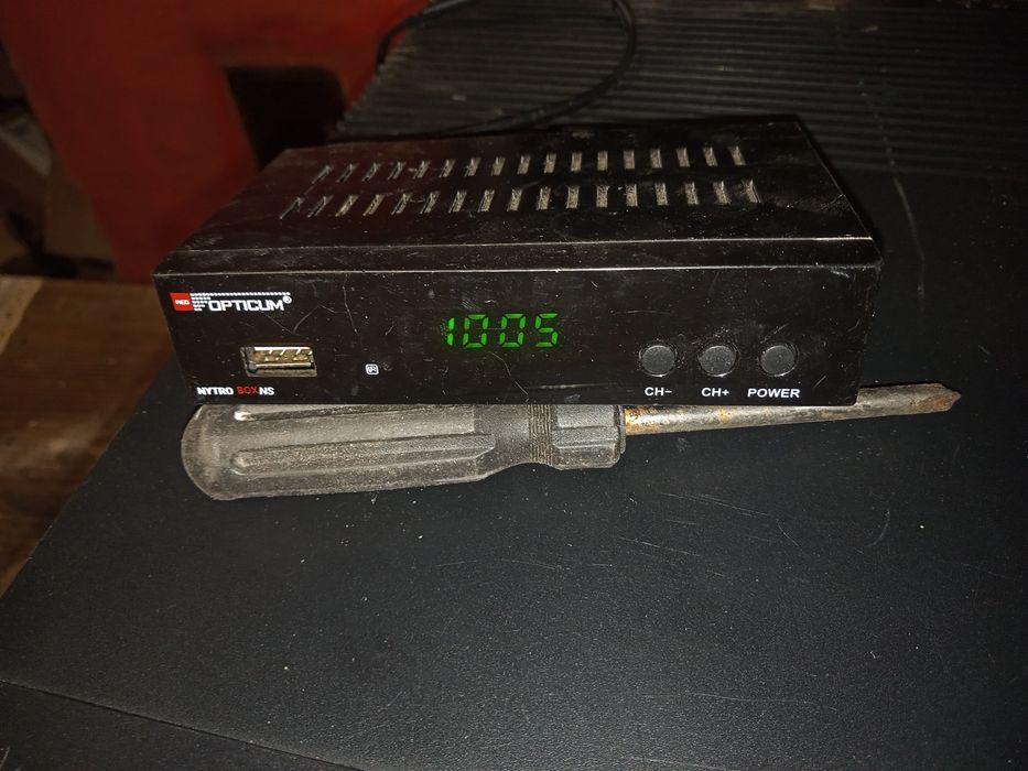Tuner tv naziemej Optimum Nitro Box Ns(brak pilota nie sprawdzałem)