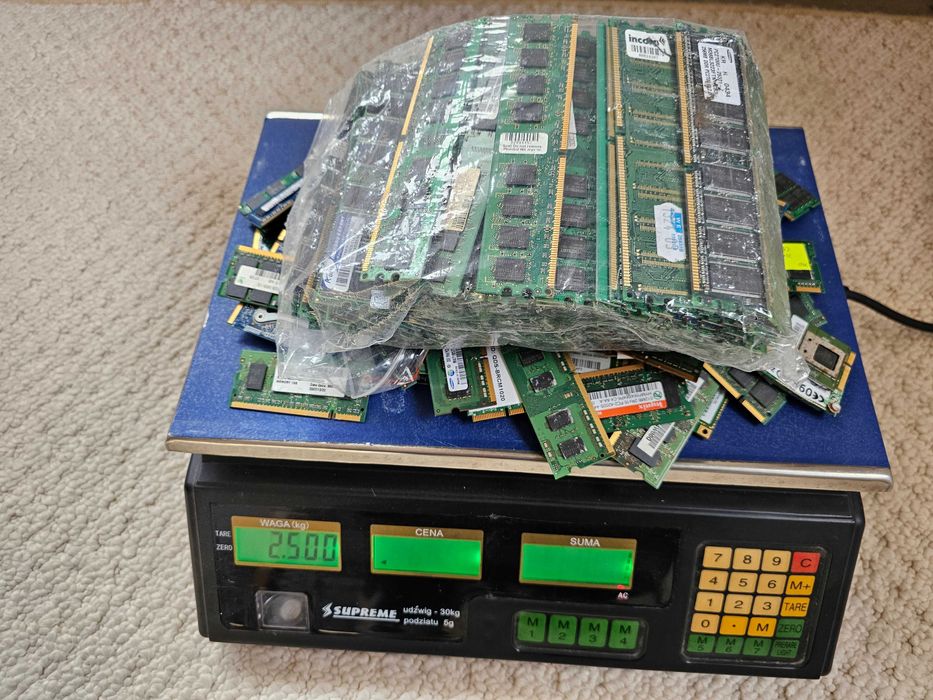 Odzysk Metali Złom Pamięć ram 2,5 kg Procesory Złocone Telefony Płyty