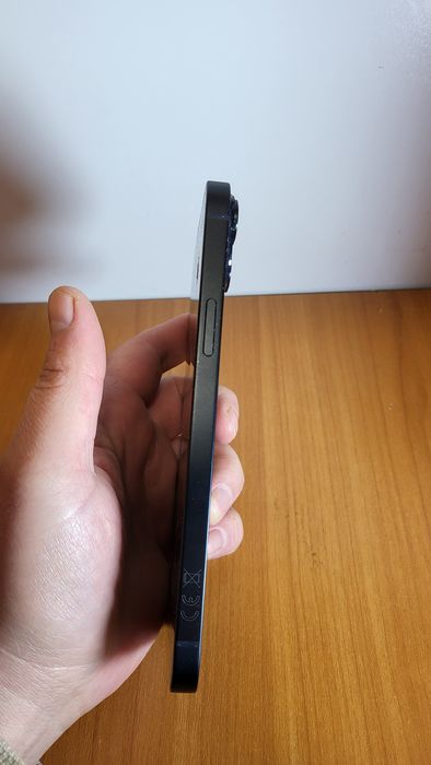 Продам Iphone 14