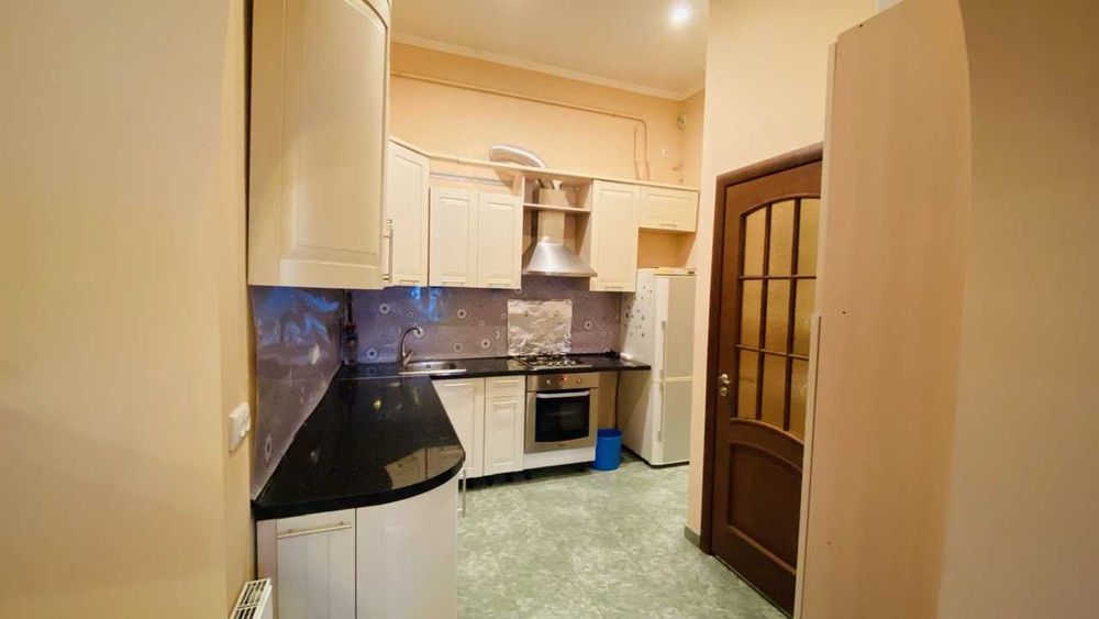 Продаж просторої трикімнатної квартири в центрі м. Самбір