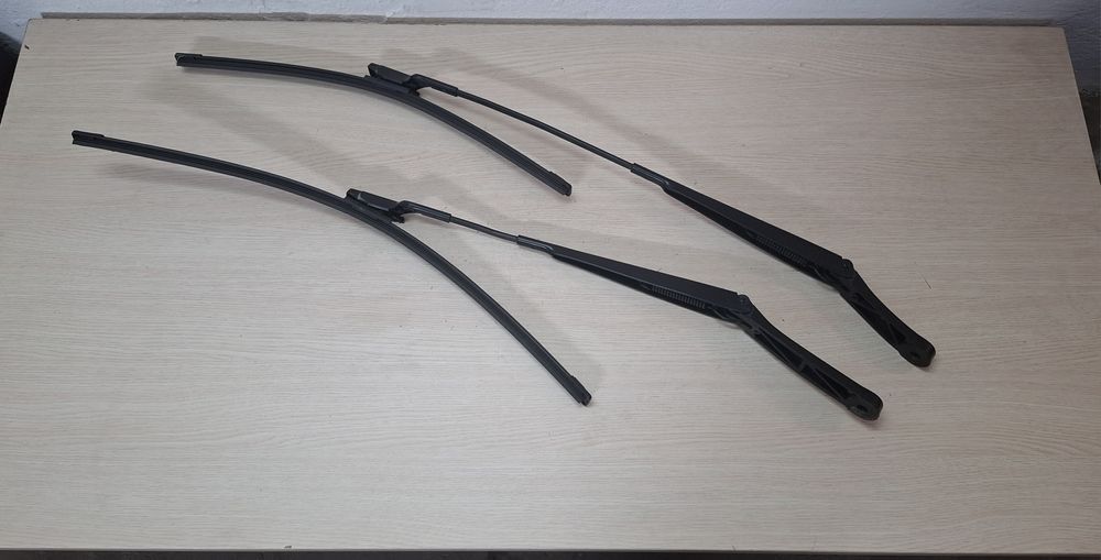 Ramię wycieraczki passat B6