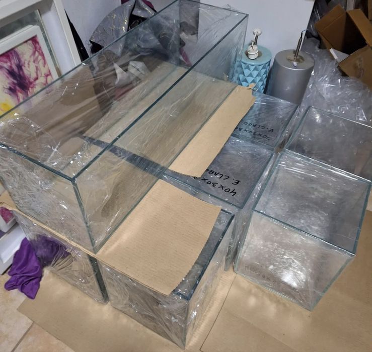 Caixas em vidro para floreiras