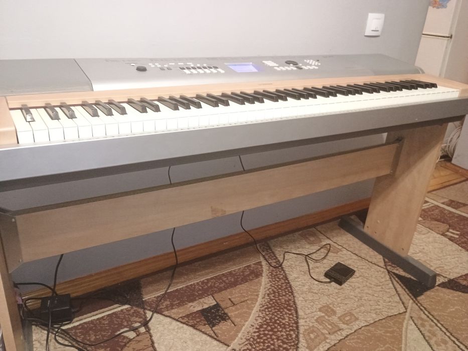 Продам Yamaha DGX-630
