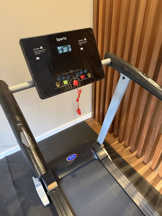 Passadeira Eletrica marca Clover Fitness como nova