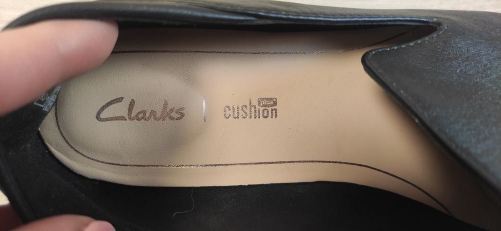 Шикарные лоферы из премиум коллекции Clarks размер 38,5