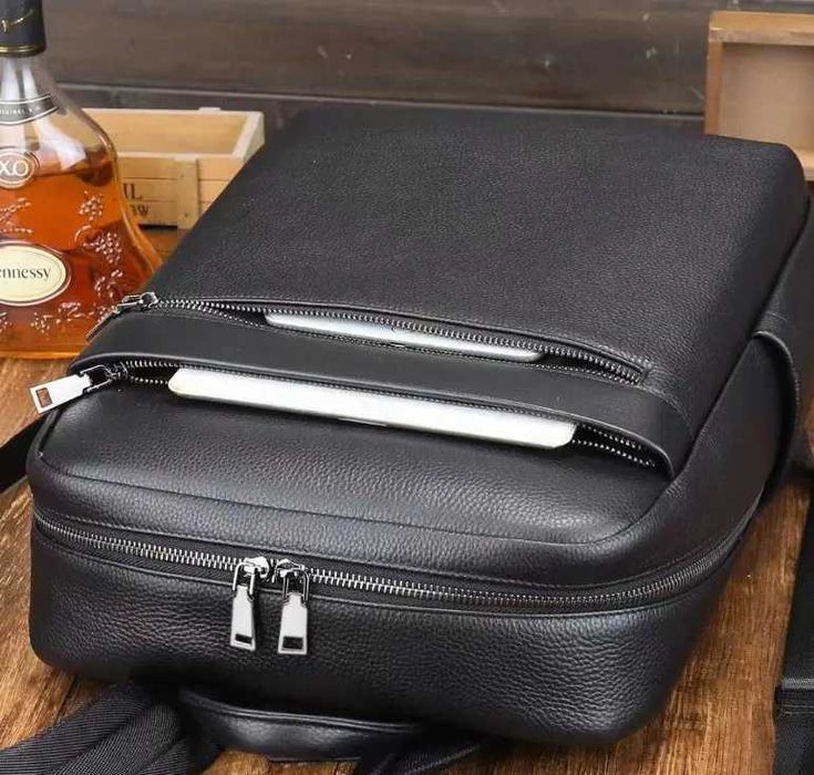 Чоловічий міський рюкзак із натуральної шкіри портфель сумка ранец 2в1