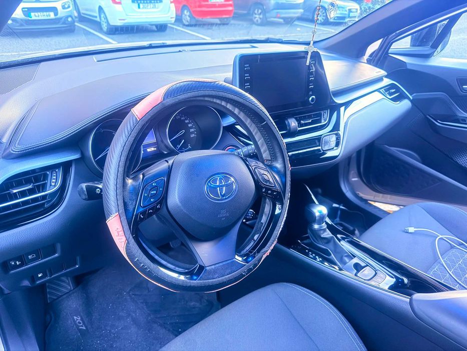 Toyota C-HR 1.8 Hybrid Square Collection