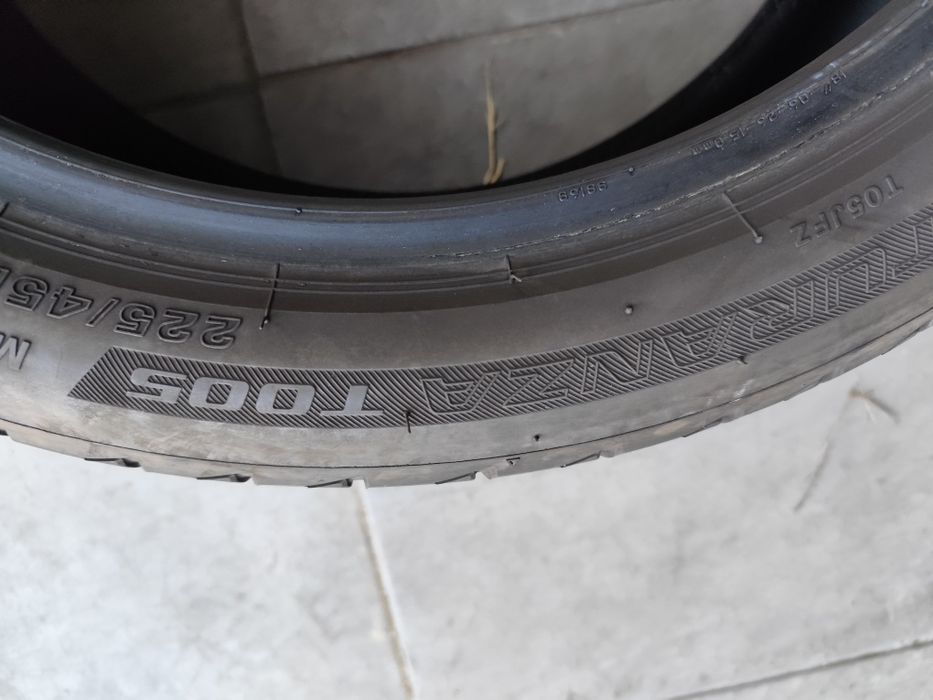 Pneus 225/45r18 Bridgestone Turanza T005 75% piso