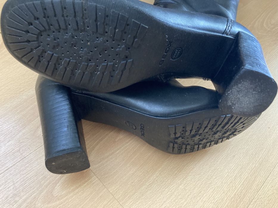 Botas de cano alto em pele genuina Geox